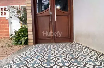 Seu refúgio perfeito: casa com piscina, salão de festas e natureza ao redor!