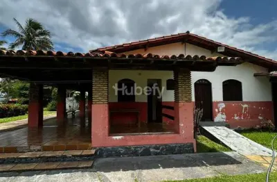 Sítio à beira-mar com amplo espaço e total integração com a natureza