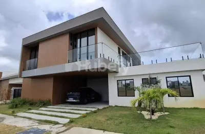 Encante-se com esta bela casa no condomínio vista lagoa, exclusividade, natureza e tranquilidade.