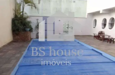 Casa assobradada com 608m², 4 suítes e 10 vagas - sbc