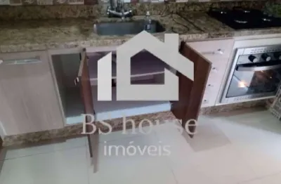 Apartamento com 2 dormitórios, cozinha planejada, 1 vaga em santo andré