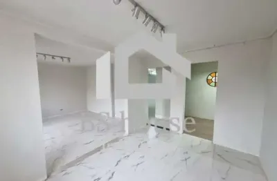 Sobrado amplo, 4 dormitórios, 3 banheiros, 245 m², excelente localização
