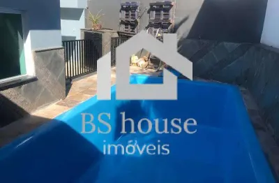 Casa ampla com 4 dormitórios, 4 vagas, com piscina e churrasqueira