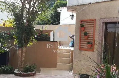 Sobrado de 170m², 2 dormitórios , quintal, 2 vagas - jardim santo alberto