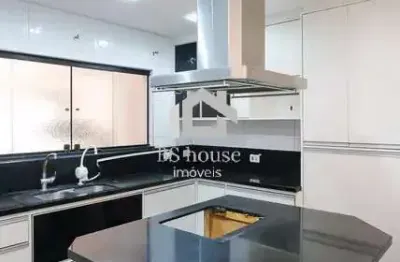 Sobrado 276m², 3 dormitórios e 4 vagas – santa maria