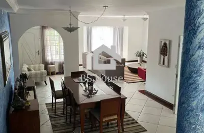 Sobrado amplo 380m², 3 dormitórios, escritórios e 8 vagas – santo andré