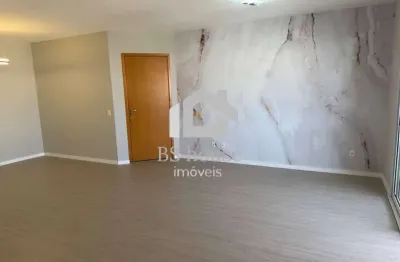 Apartamento todo reformado, com varanda gourmet e lazer completo