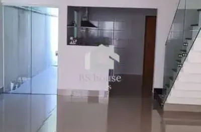 Sobrado para locação ou venda, com 180 m², churrasqueira e 4 vagas