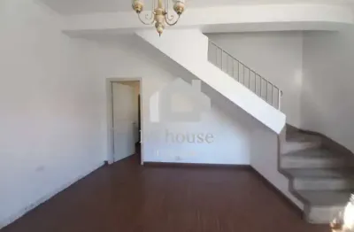 Sobrado com 2 dormitórios e 1 banheiro, com 81 m² - santa maria - scs