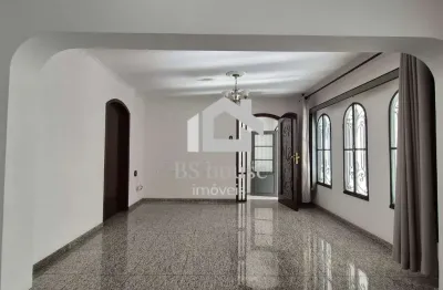 Casa com 3 quartos para alugar na Rua Marechal Floriano, Vila Gilda, Santo André