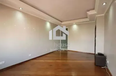 Sobrado 268m², 3 dormitórios, quintal com churrasqueira e 6 vagas