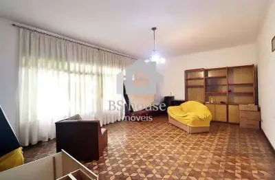 Casa antiga à venda com 180m², 3 dormitórios e 8 vagas no Parque das Nações
