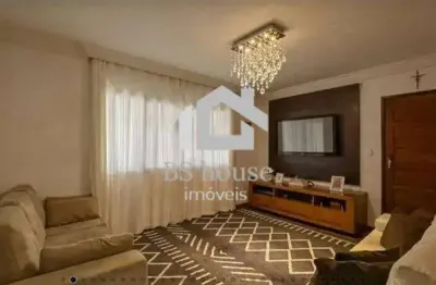 Casa à venda com 180m², 4 dormitórios e 4 vagas na Vila Floresta