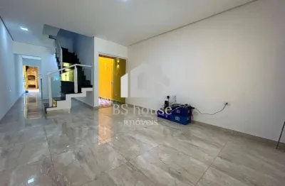 Sobrado à venda com 140m², 3 dormitórios e 2 vagas na Vila Camilópolis