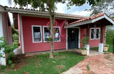 Imóvel Espetacular à Venda em Nova Trieste, Jarinu-SP! Casa Térrea com 03 quartos, 01 suíte, 2 salas, 02 banheiros, 2 vagas de garagem e 350m².