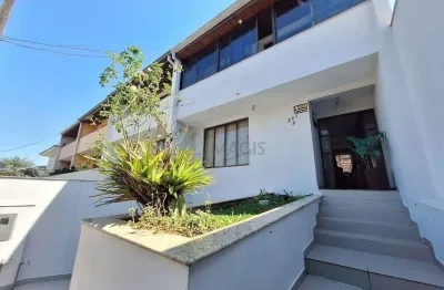 Sobrado duplex no bairro uberaba, com ótima localização   curitiba - pr
