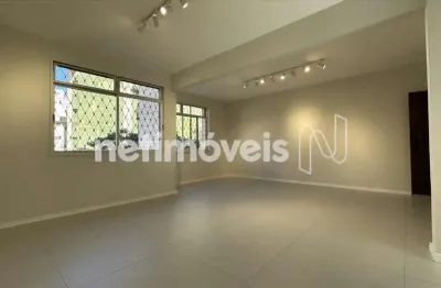 Apartamento reformado, 4 quartos, iluminação planejada, no bairro coração de jesus!