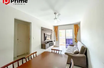 Oportunidade! amplo 2 quartos + dce, 1 vaga, reformado com porcelanato e fino acabamento! localização privilegiada à 120m da orla da praia do morro.