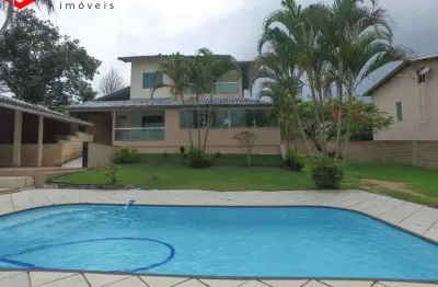 Ampla casa com 3 quartos sendo 2 suíte em nova guarapari