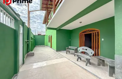 Oportunidade! casa à venda com 3 quartos (2 suítes), em localização tranquila, próxima a supermercados, feira, centro e a poucos minutos das praias.