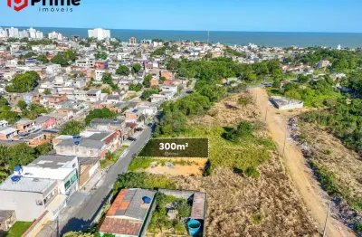 Terreno de 300m² à venda no bairro ipiranga em guarapari/es, escriturado,sol da manhã, rua asfaltada e facilidadade de pagamento! agende a sua visita!