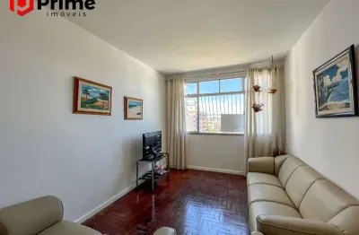 Apartamento à venda com 3 quartos, 2 banheiros, dependência completa e vaga de garagem em localização privilegiada.