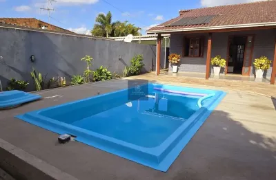 Casa com 3 quartos, piscina, 02 vagas em sapucaia do sul