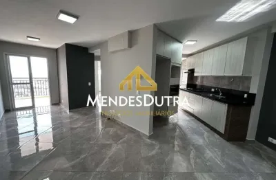 Apartamento a venda no bairro pauliceia com 2 dormitórios repletos de armários.