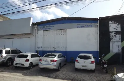 Galpão disponível para aluguel com excelente localização na av. dos pinheirais, vizinho a maré mansa.