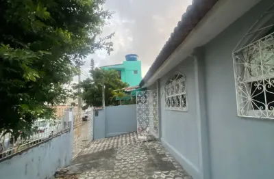 Casa com 4 quartos à venda na Rua Juarez Távora, 3386, Candelária, Natal