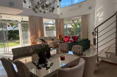 Casa  à Venda Amoraeville 650m² em Jurerê Internacional 5 Suítes Florianópolis SC