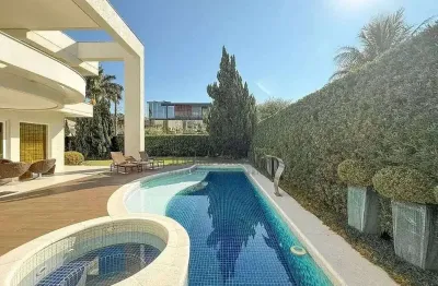 Casa à Venda Jurerê Internacional 5 Suítes 815m² Florianópolis SC