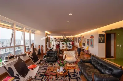 Penthouse à venda no setor oeste, em frente ao lago das rosas