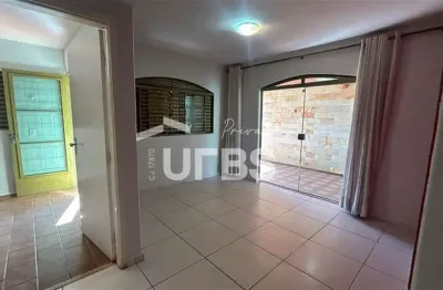 Casa com 3 quartos à venda na Rua B5A, Parque das Laranjeiras, Goiânia