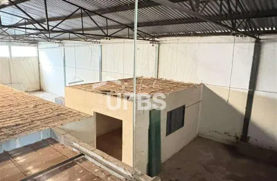 Casa comercial à venda na Avenida do Comércio, Santa Genoveva, Goiânia