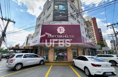 Casa comercial à venda na Avenida T 63, Setor Bueno, Goiânia