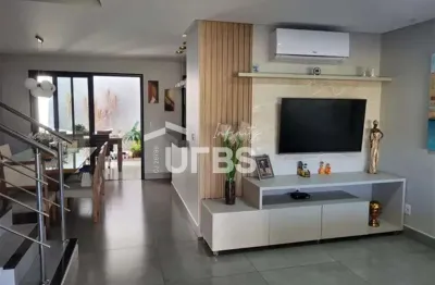 Sobrado em condomínio, 3 quartos, um suite com closet, 2 vagas de garagem, 148 mts² de área construida, condomínio gramado parque, jardim atlântico