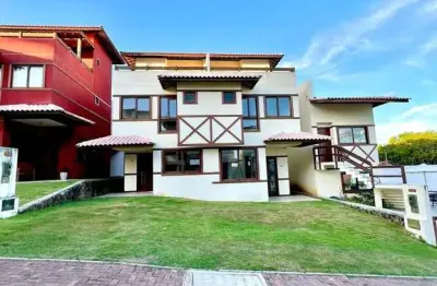Casa geminada triplex em imbassaí, mata de são joão/ba