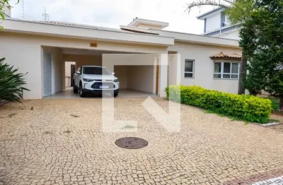Casa de condomínio para alugar com 365m², 3 quartos e 4 vagas