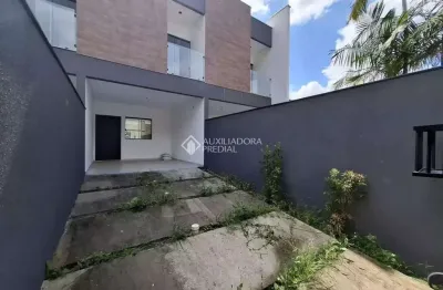 Casa com 3 quartos à venda na rua treze de maio, 78, iririú, joinville, 110 m2 por r$ 519.000