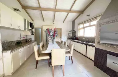 Casa com 3 quartos à venda na rua francisco de azevedo macedo, 587, vila solene, campo largo, 245 m2 por r$ 1.550.000