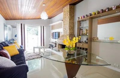 Casa com 3 quartos à venda na Rua José Waldemar Baron, 357, Cachoeira, Curitiba, 148 m2 por R$ 790.000