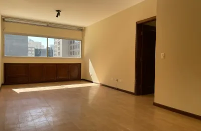 Localização estratégica. apartamento 131,27m2- 2 dormitórios. centro com vaga de garagem.
