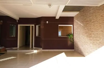 Casa à venda com 4 dormitórios sendo 1 suíte no bairro piracicamirim em piracicaba.