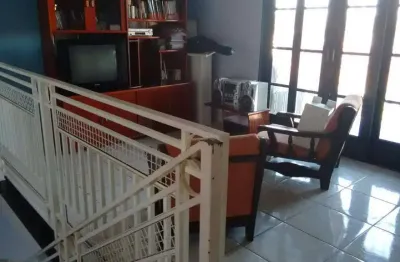 Cód:3rca4067 - casa assobradada com 04 dormitórios - (01 suíte), 200m² à venda em jardim santa rita de cássia, hortolândia, sp