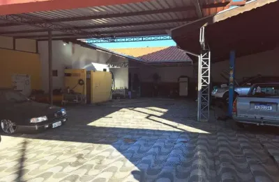 Casa à venda, vila real, hortolândia, sp.casa otima pra comercio .casa com 2 quartos,sala,cozinha e banheiro.com 6 vagas de garagem .