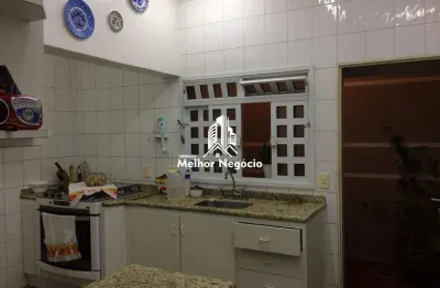 Casa assobradada de 246m2 de 3 dormitórios sendo um suíte no residencial vale das nogueiras em americana / sp