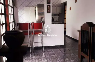 Casa com 3 dormitórios, sendo 2 suítes com piscina em americana