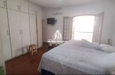 Casa com 4 quartos e 2 suítes para venda no bairro Água Branca em Piracicaba/SP.