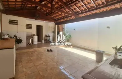 Casa com 4 quartos e 2 suítes para venda no bairro Água Branca em Piracicaba/SP.